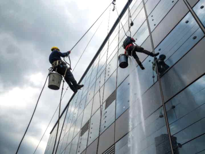 Клининг фасада и окон здания