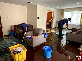 Уборка в большой квартире после потопа