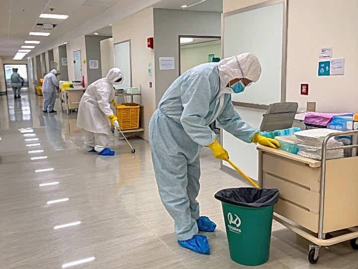 Уборка в частной больнице с мытьем окон