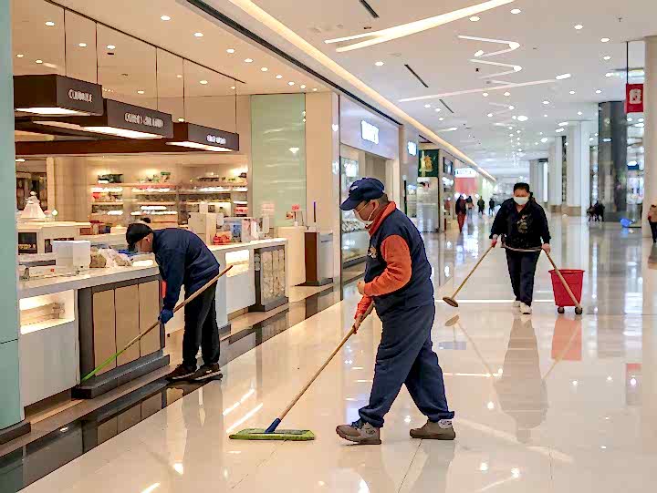 Ежедневная уборка торговых  центров