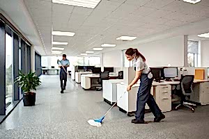 Кому доверить уборку офиса