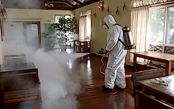 Дезинфекция зала коттеджа с использованием холодного тумана