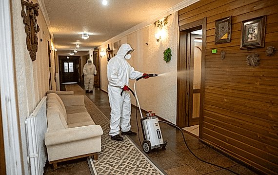 Дезинфекция коридоров коттеджа с использованием холодного тумана